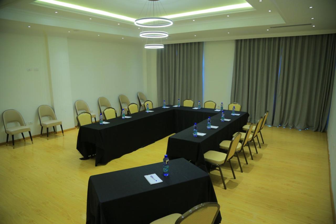Check Inn Hotel Addis Abeba Eksteriør bilde