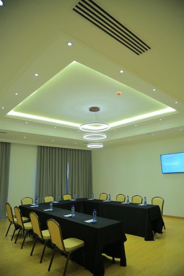 Check Inn Hotel Addis Abeba Eksteriør bilde